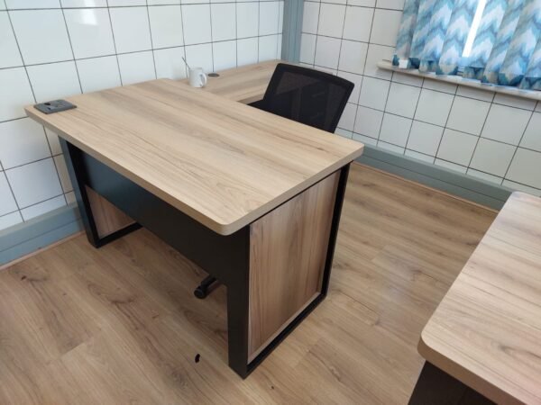 Johannes L-Shape Desk1