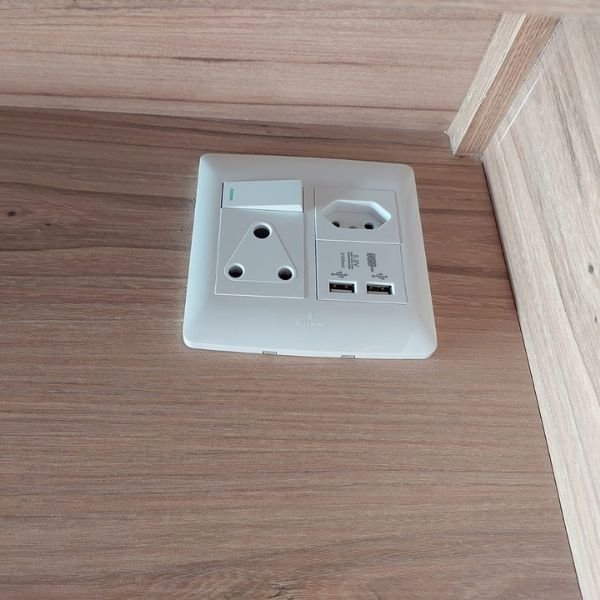 Add On an extra White Power dock