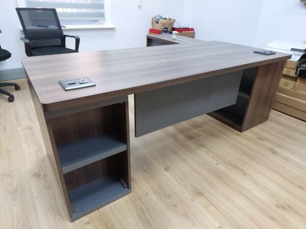 Anele's Executive Desk5