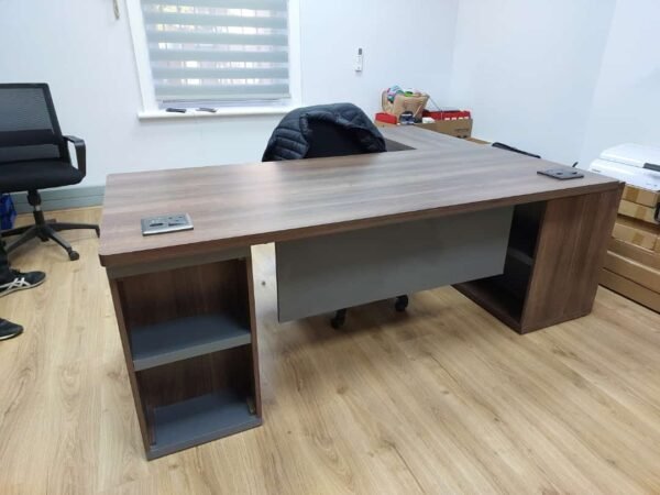 Anele's Executive Desk2