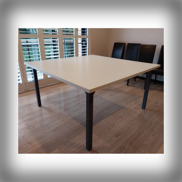 Inge's Square Meeting Table1