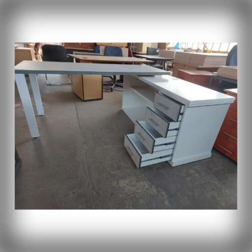 Stacey's Student desk4