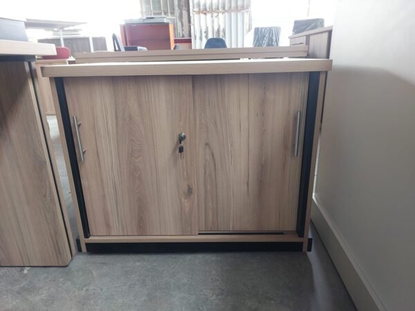 Elegance Supervisor Desk6