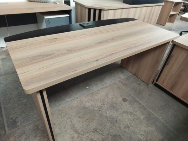 Elegance Supervisor Desk