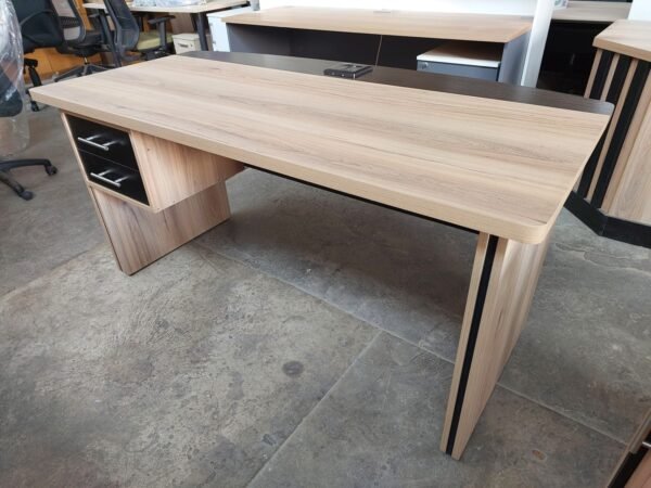 Elegance Supervisor Desk3