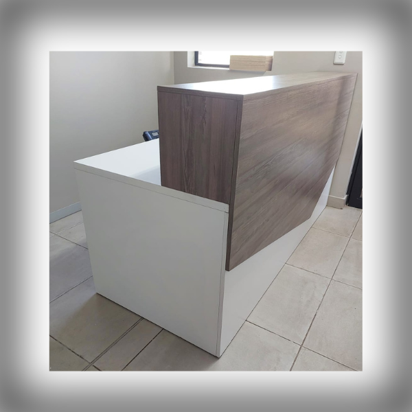 Este's Reception Counter2