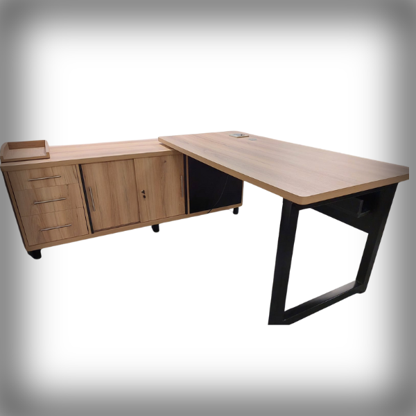 Yuppie Lawyer Desk4